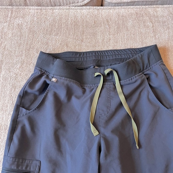 FIGS Zamora Jogger Style Scrub Pants for Women — Slim Fit, 6 Pockets, Yoga Waist - Picture 3 of 6